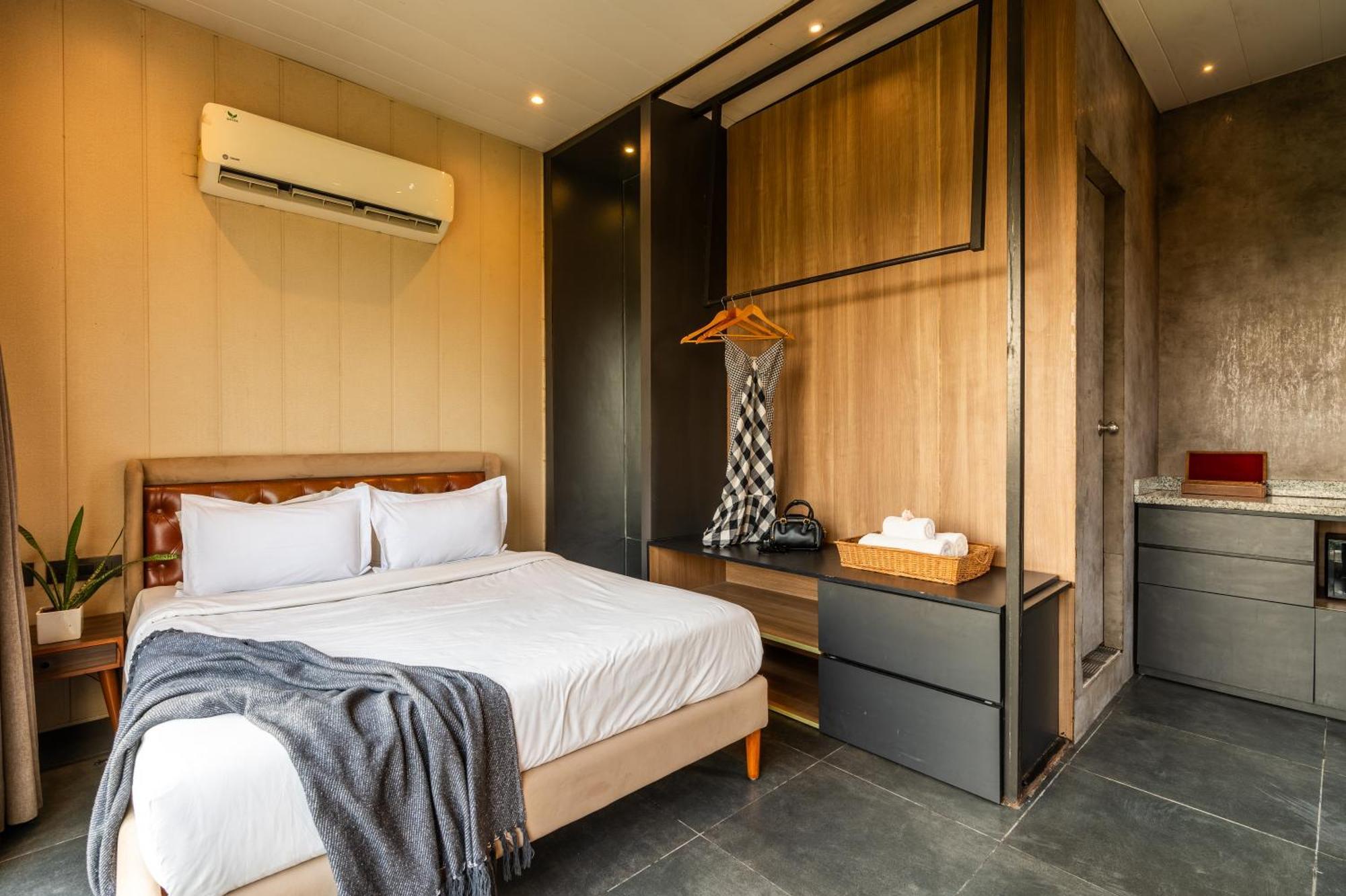 Minimalist One Hauz Khas Village Нью-Дели Экстерьер фото
